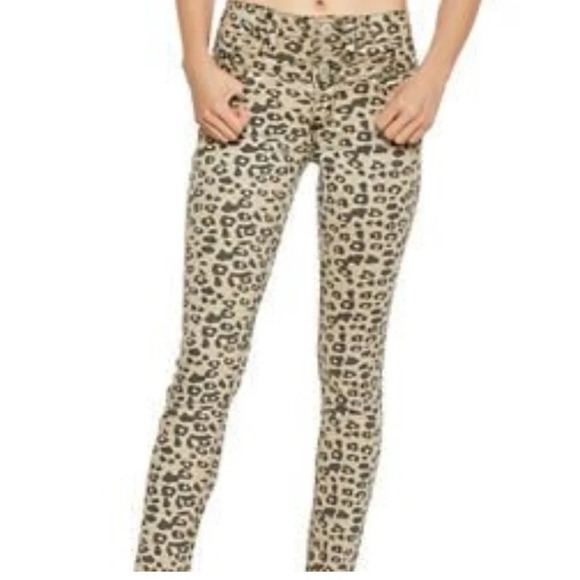 Almost Famous Animal Print Leopard Print Mid Rise Skinny Jeans Size 5 A2 - Picture 1 of 16